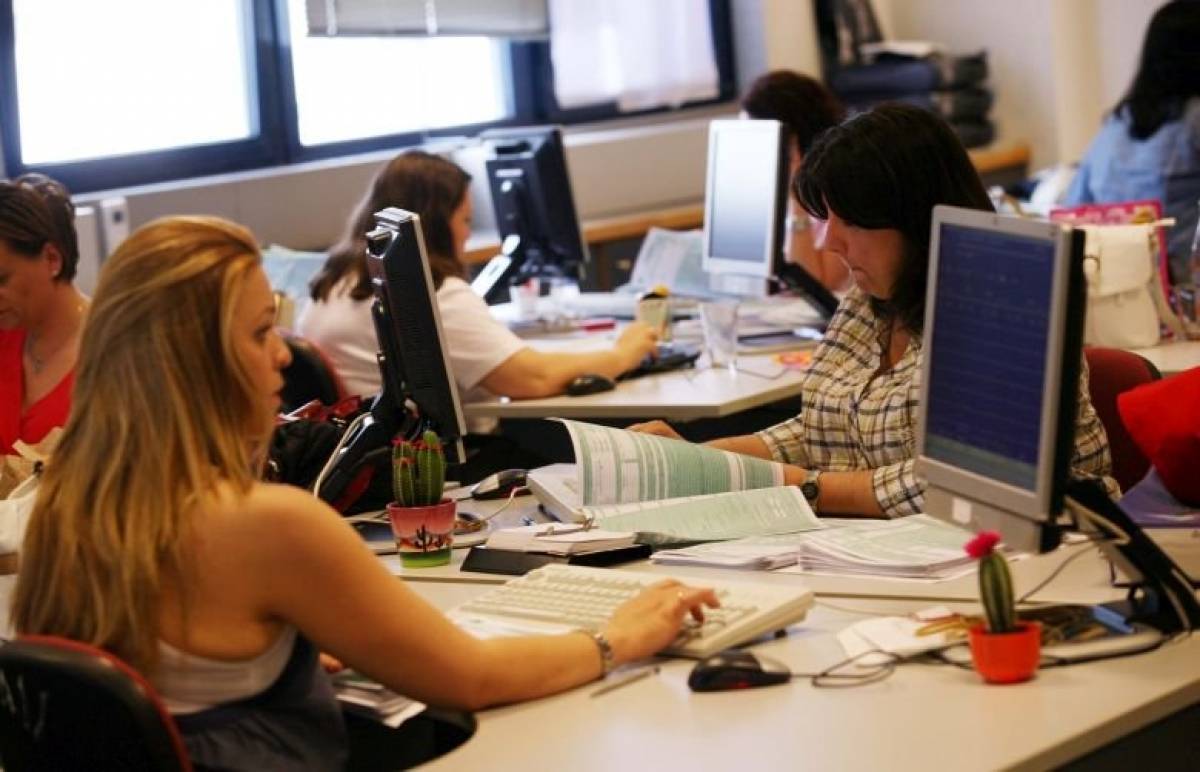 Παράταση και επίσημα για την υποβολή των φορολογικών δηλώσεων