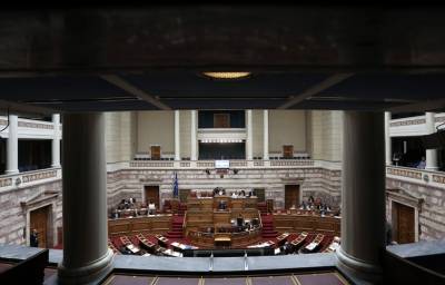 Φορολογικό νομοσχέδιο: Εγκρίθηκε από την πλειοψηφία της Βουλής