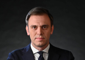 Μάντζος: Η ΝΔ εκποιεί στα κρυφά το Αεροδρόμιο Αθηνών