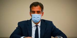 Πρόβλεψη Αρκουμανέα: Ίσως ξεπεράσουμε σήμερα τα 1.000 κρούσματα κορονοϊού