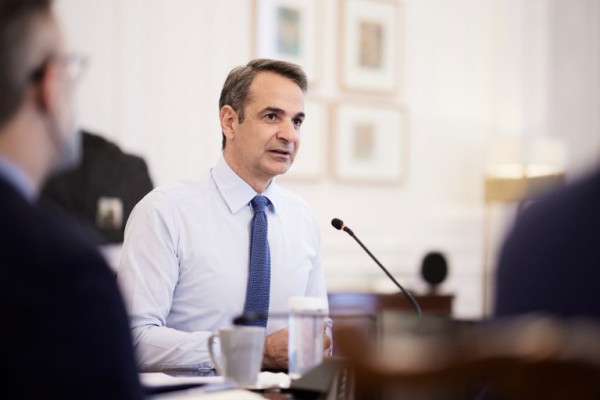 Συνεδριάζει το υπουργικό: Τοποθέτηση Μητσοτάκη για το Fuel Pass