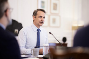 Συνεδριάζει το υπουργικό: Τοποθέτηση Μητσοτάκη για το Fuel Pass