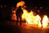 Νύχτα επεισοδίων στα Εξάρχεια: 3 συλλήψεις και 19 προσαγωγές