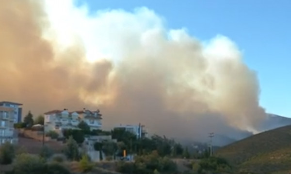 Ποιοι δρόμοι είναι κλειστοί λόγω της φωτιάς στην Πεντέλη