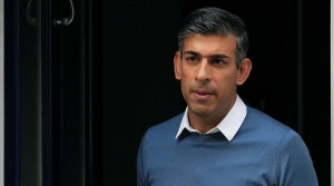 Στον Σούνακ το... μπαλάκι του Brexit