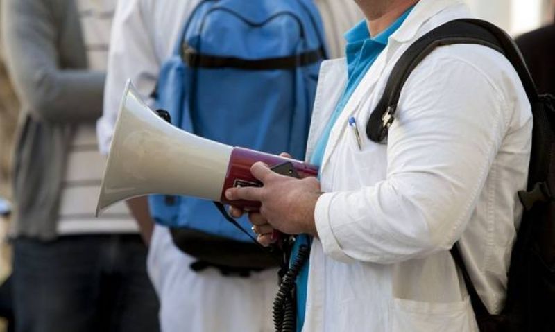 Σε στάση εργασίας αύριο οι νοσοκομειακοί γιατροί