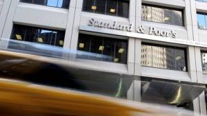 S&P: Στο «μηδέν» οι προοπτικές γρήγορης εκκαθάρισης των ελληνικών NPEs