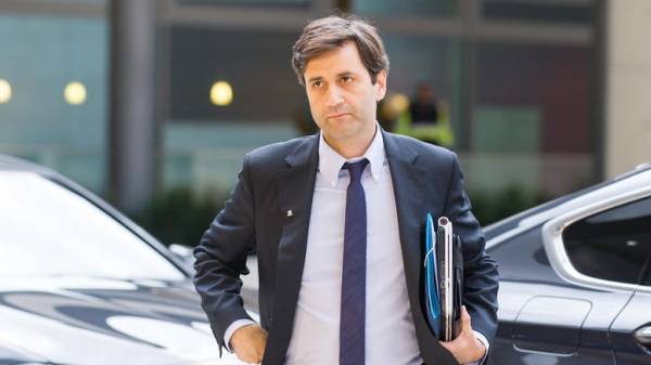 Χουλιαράκης: Αλληλένδετα τα πρωτογενή πλεονάσματα και η ελάφρυνση χρέους