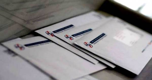 ΔΕΗ: Χρέωση ένα ευρώ για τους λογαριασμούς σε χαρτί