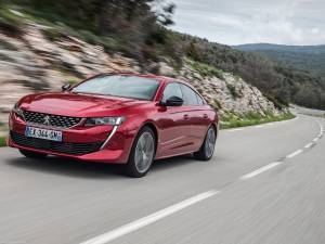 Το άρτιο σε χώρους, εξοπλισμό και κινητήρες Peugeot 508