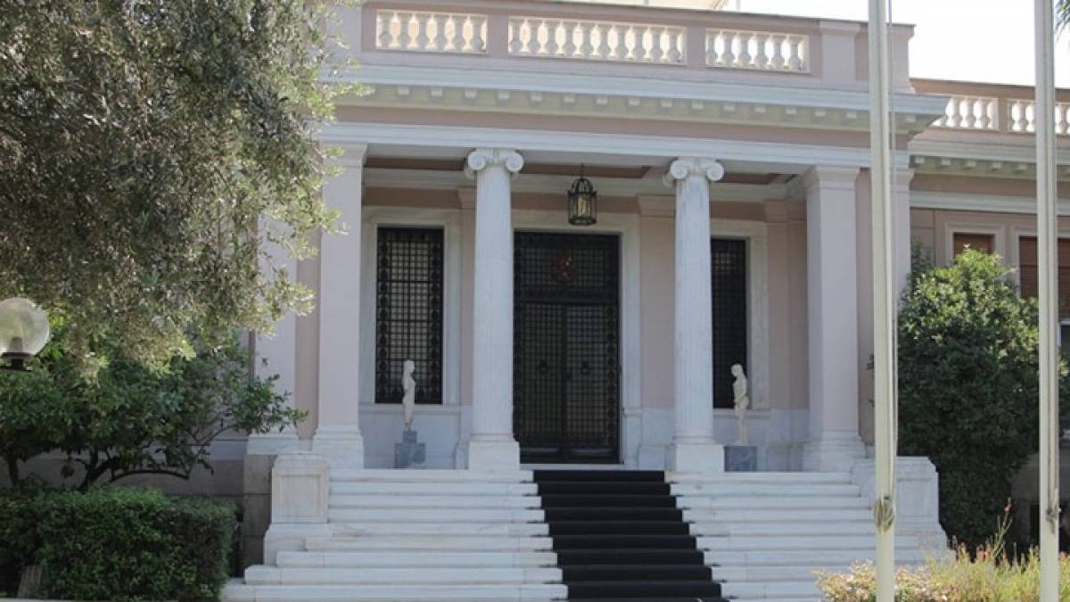 Κυβερνητικές πηγές καταγγέλλουν τον Μητσοτάκη για υπονόμευση της χώρας