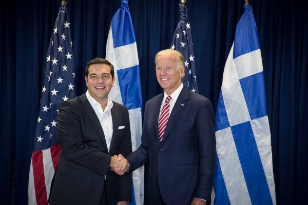 Διπλό μήνυμα Τσίπρα για το χρέος από τη Νέα Υόρκη