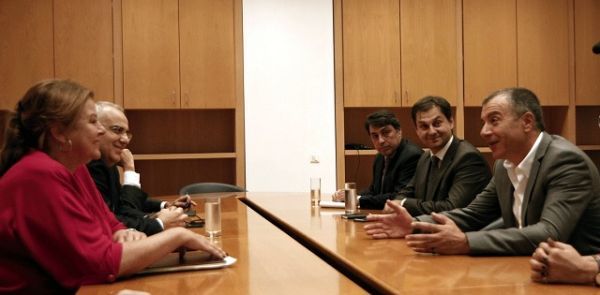 Με το Σταύρο Θεοδωράκη συναντήθηκε η Λούκα Κατσέλη