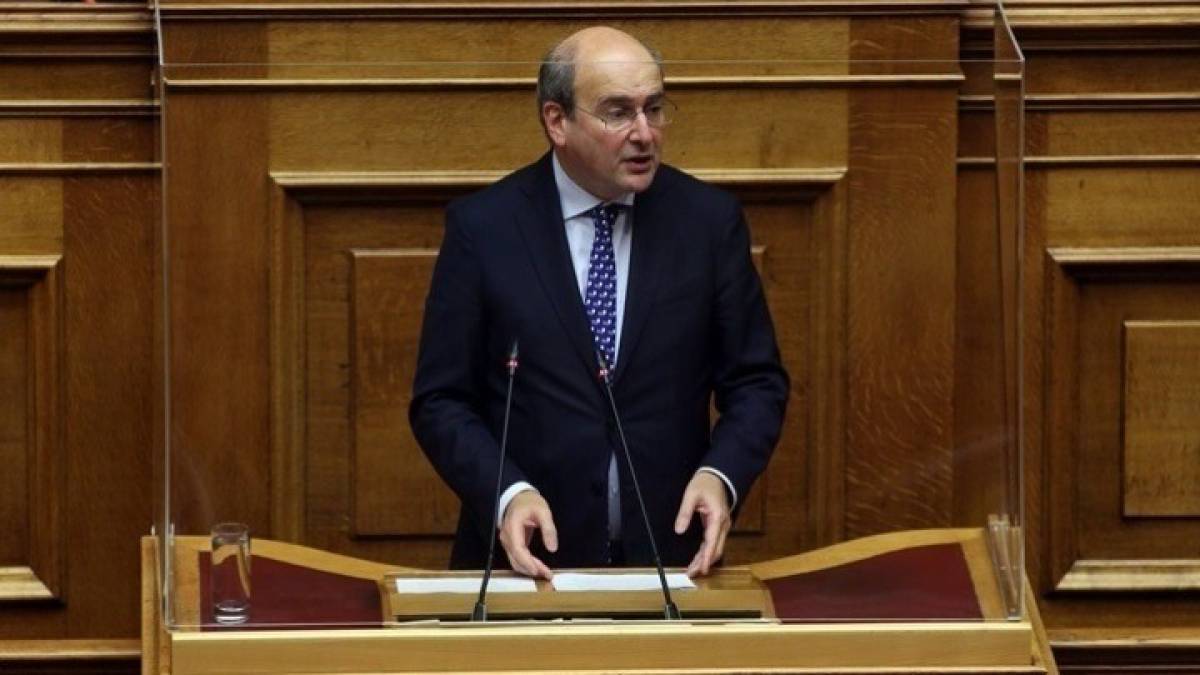 Χατζηδάκης: Κάνουμε ό,τι μπορούμε για τους ευάλωτους-Δεν υπάρχουν μαγικά ραβδιά
