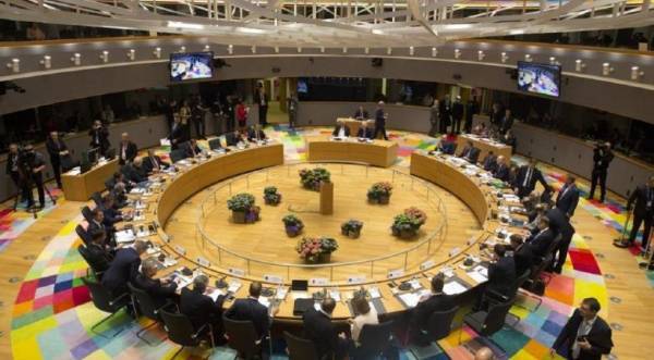 Oι Ευρωπαίοι ενέκριναν τις αποφάσεις Eurogroup για εμβάθυνση της ΟΝΕ