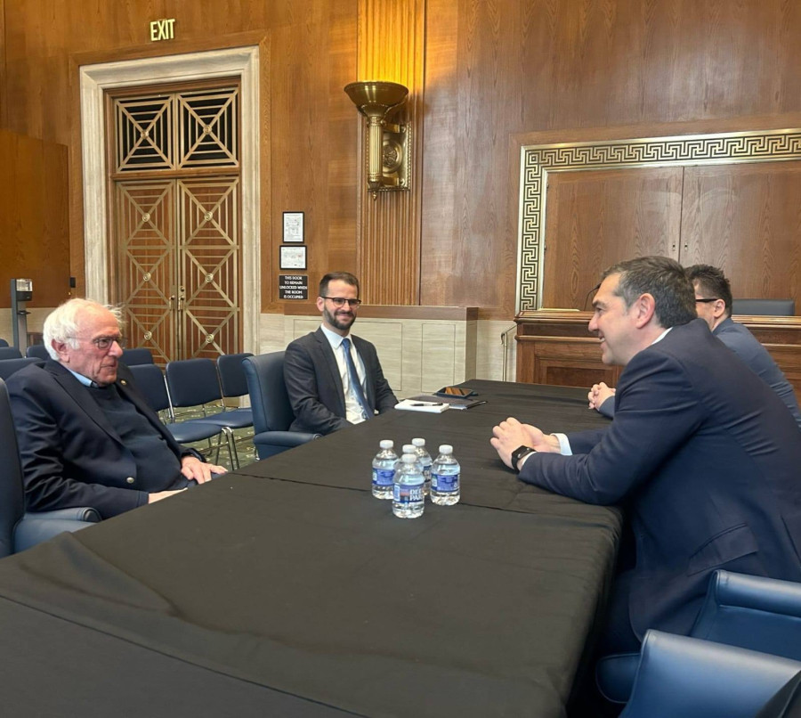 Η μυστηριώδης εξαφάνιση του Καλπαδάκη από τη φωτογραφία με τον Τσίπρα