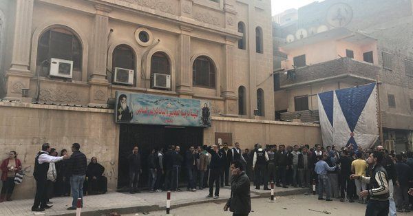 Δέκα νεκροί από επίθεση σε εκκλησία στο Κάιρο