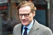 Παραιτήθηκε ο CEO της Cambridge Analytica στον απόηχο του σκανδάλου