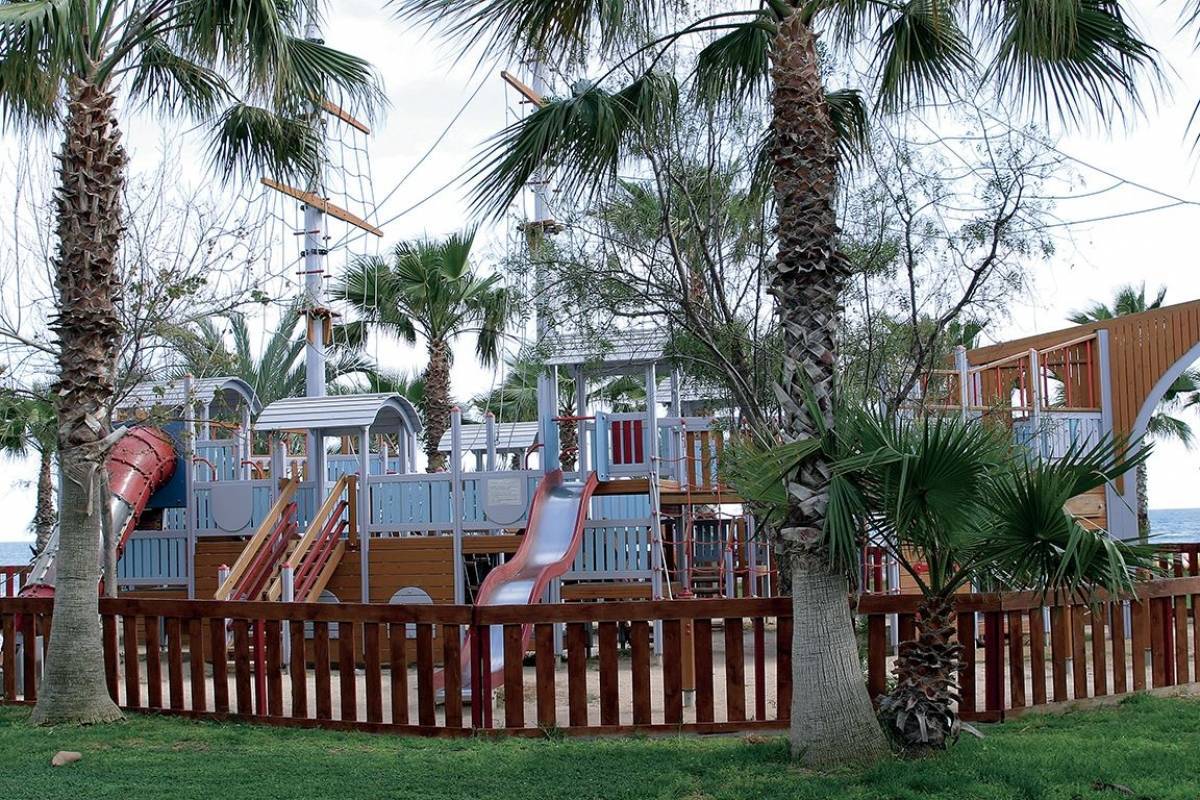 Louis Hotels: Προσφορές για τριήμερα της Άνοιξης στην Louis Hotels