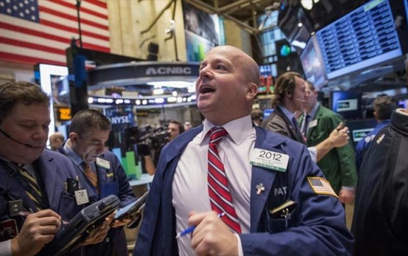 Νέο ιστορικό υψηλό για τον Dow Jones-Xαμόγελα στη Wall