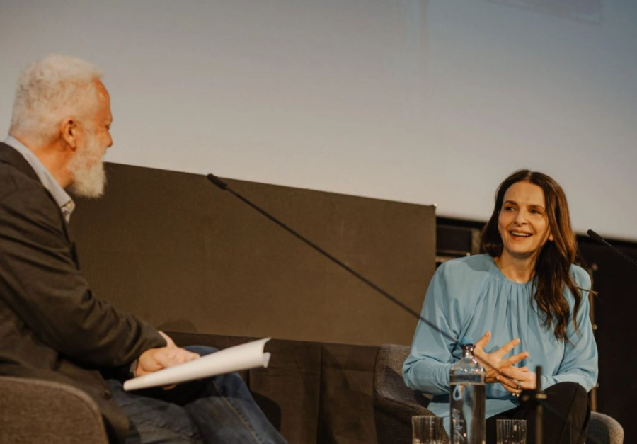 Υπάρχουν τέχνες που πεθαίνουν; H Juliette Binoche μάς έδωσε την καλύτερη απάντηση