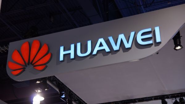 Φρένο στην επέκταση της Huawei η κατάρρευση deal με AT&amp;T