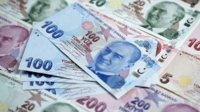 Πτώση της τουρκικής λίρας πριν τις αποφάσεις για τα επιτόκια