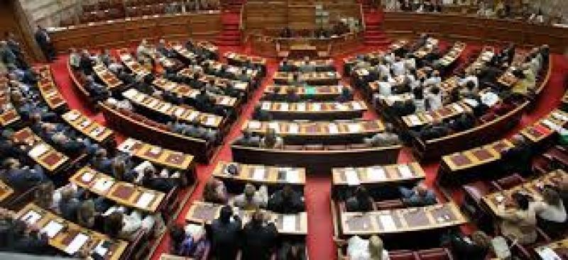 Γραφείο Προϋπολογισμού: Να αποφευχθεί η έξοδος της Ελλάδας από την Ευρωζώνη και να διορθωθεί το πρόγραμμα της τρόικας