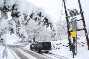 ΔΕΔΔΗΕ: Εργασίες αποκατάστασης των ζημιών με ενισχυμένο προσωπικό-Που εντοπίζονται προβλήματα
