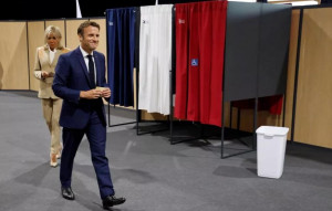 Γαλλία: Εκτός βουλής υφυπουργός της κυβέρνησης Μακρόν