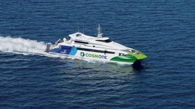 Στον Πειραιά επιστρέφει το «flying cat 6» λόγω βλάβης