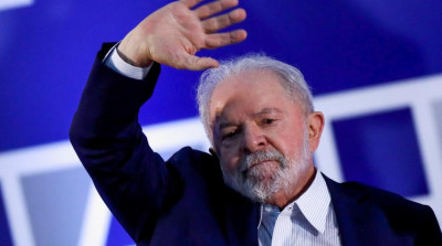 Βραζιλία: Δημοσκόπηση δίνει προβάδισμα 15 μονάδων στον Λούλα