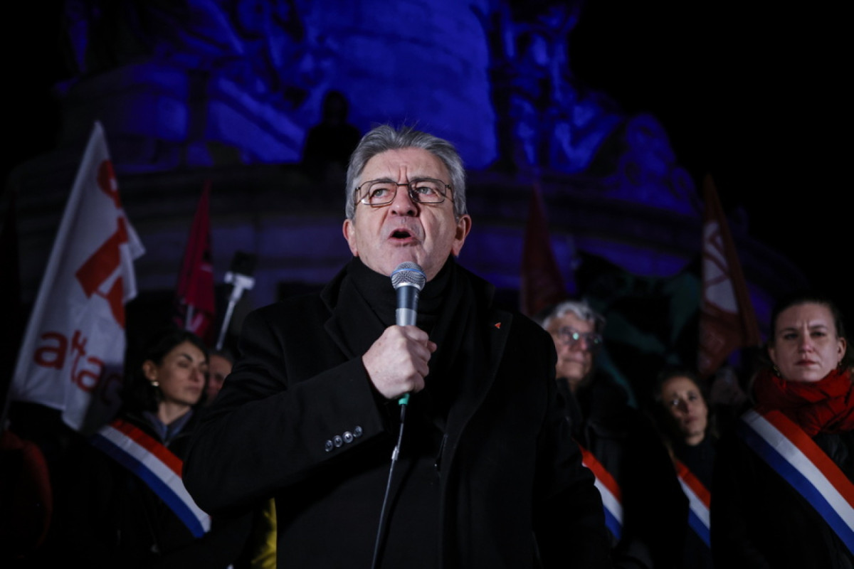 POLITICO: Το σχέδιο του Μελανσόν για επικράτηση έναντι της ακροδεξιάς