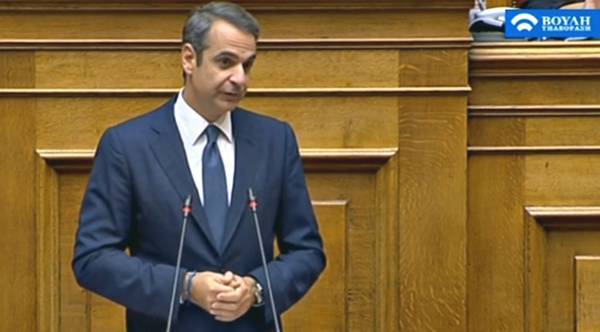 Η μάσκα, οι διαμαρτυρίες του ΣΥΡΙΖΑ και η αντίδραση Μητσοτάκη