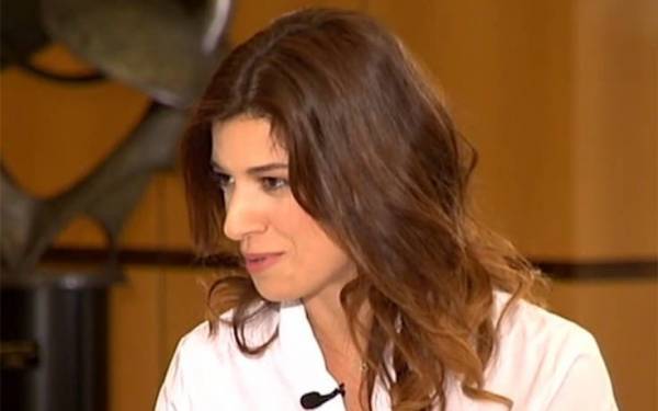 Νοτοπούλου: Τιμή μου να είχα εργαστεί ως καθαρίστρια