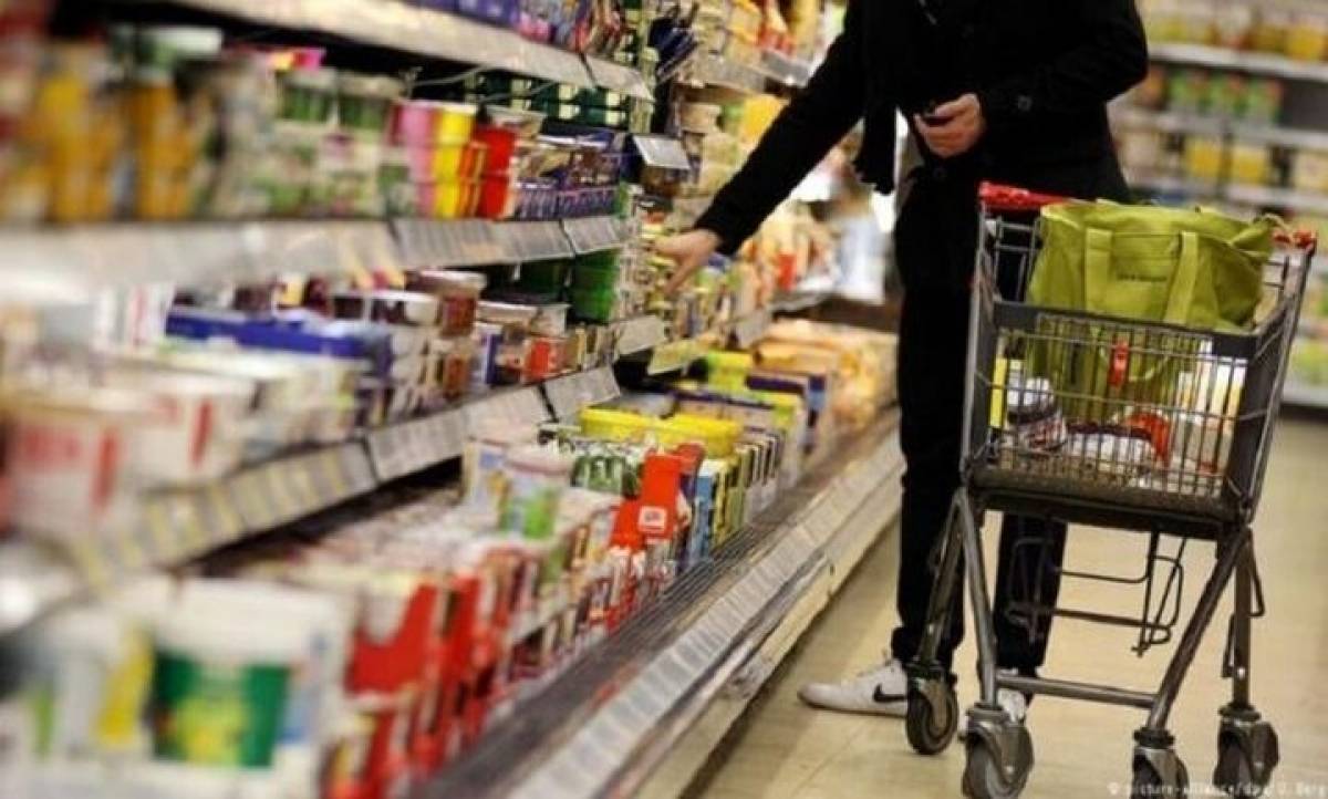 Τα παραδοσιακά πασχαλιάτικα είδη «σπρώχνουν» τον τζίρο στα σούπερ μάρκετ