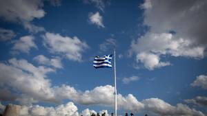 Νέα έξοδος στις αγορές με «σύμμαχο» ΕΚΤ και ανάπτυξη