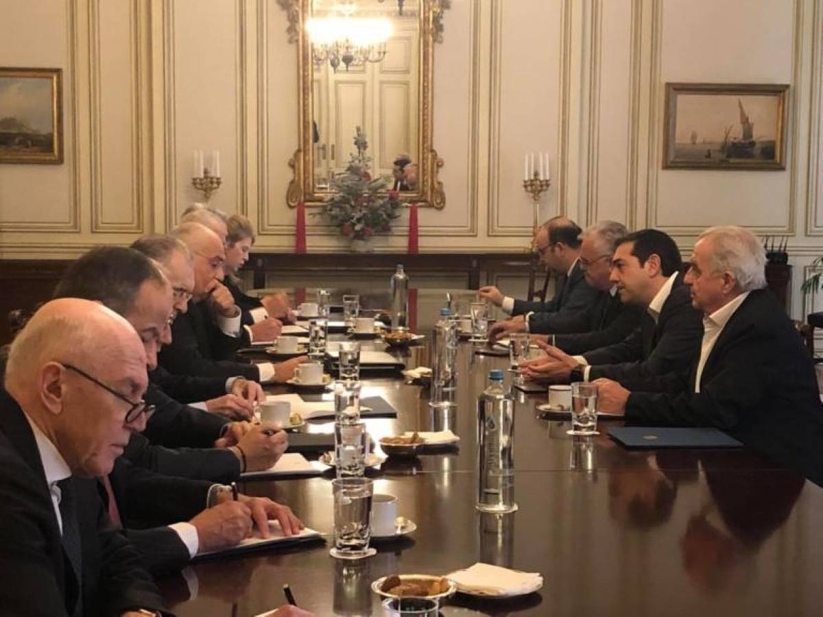 Στο νήμα του χρόνου παρατάσεις σε τέλη και Νόμο Κατσέλη