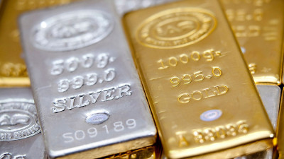 Σε νέο ιστορικό υψηλό ο χρυσός-Πολυετές ρεκόρ για το ασήμι