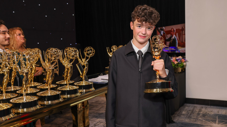 Emmy 2025: Θρίαμβος Adolescence και The Studio - Η λίστα με τους νικητές