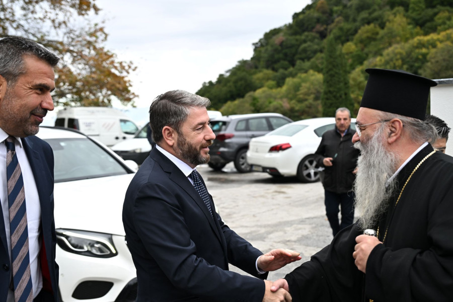 Ανδρουλάκης: Τρεις λόγοι ανησυχίας μετά την παράδοση των λειψάνων του Τσάρου Σαμουήλ στη Βουλγαρία