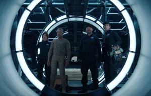 Το Καλειδοσκόπιο: Η νέα σειρά του Netflix μάς κάνει να ξεχάσουμε όσα ξέραμε για την τηλεόραση