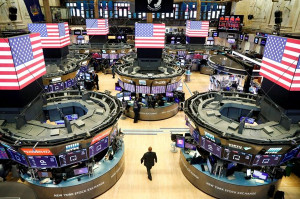 Σε κλοιό ρευστοποιήσεων παραμένει η Wall Street
