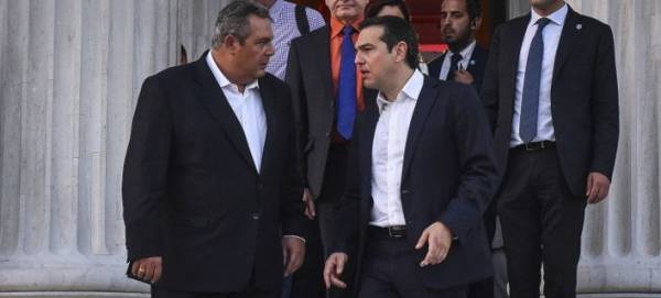 Spiegel: Γιατί το διαζύγιο βολεύει τον Τσίπρα