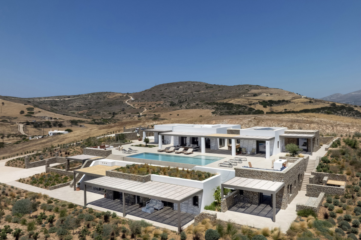 Ολοκλήρωση νέας κατοικίας στην Αντίπαρο από την PAROSTEC