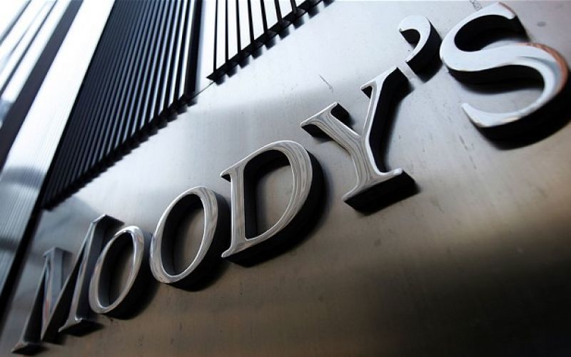 Moody's: Πιθανόν θετικό γεγονός η παραίτηση Τσίπρα