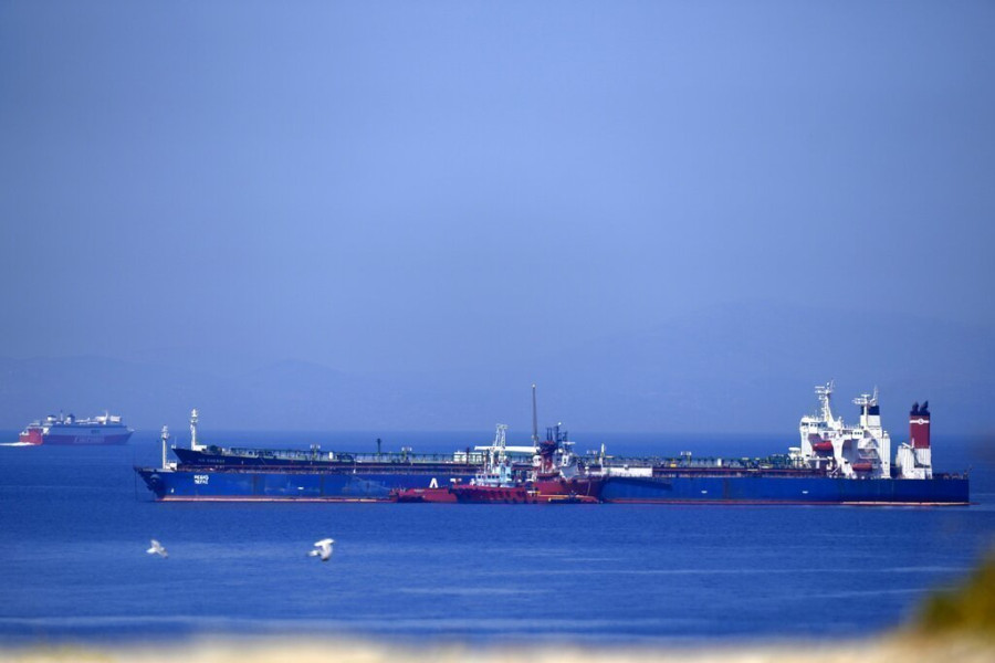 Bloomberg: Το υπουργείο Ναυτιλίας καλεί τους Έλληνες πλοιοκτήτες να αποφεύγουν τα ύδατα κοντά στο Ιράν