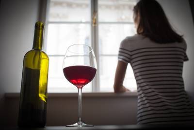 Η πανδημία μπορεί να επιδεινώσει το πρόβλημα αλκοολισμού στην Ευρώπη