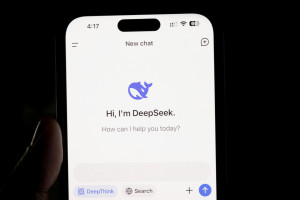 DeepSeek: Αναζητά $8 δισ. βάζοντας πλώρη για αποτίμηση-ρεκόρ στα $74 δισ.