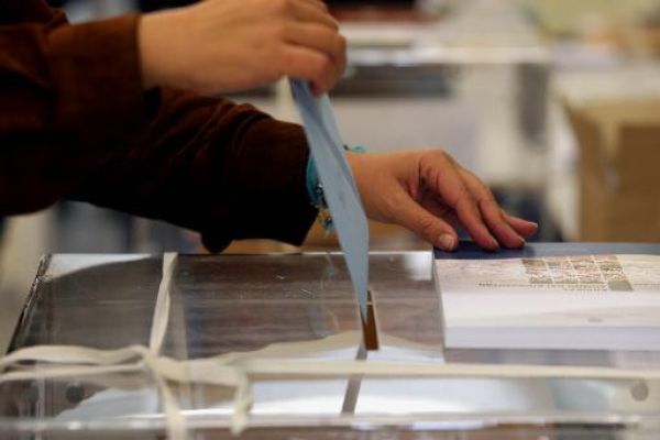 ALCO: Ενισχύεται το προβάδισμα της ΝΔ - Καθίζηση των ποσοστών της Χρυσής Αυγής